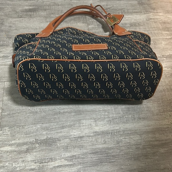 Vintage Dooney & Bourke Signature Black and Brown Tote Bag - Picture 7 of 14